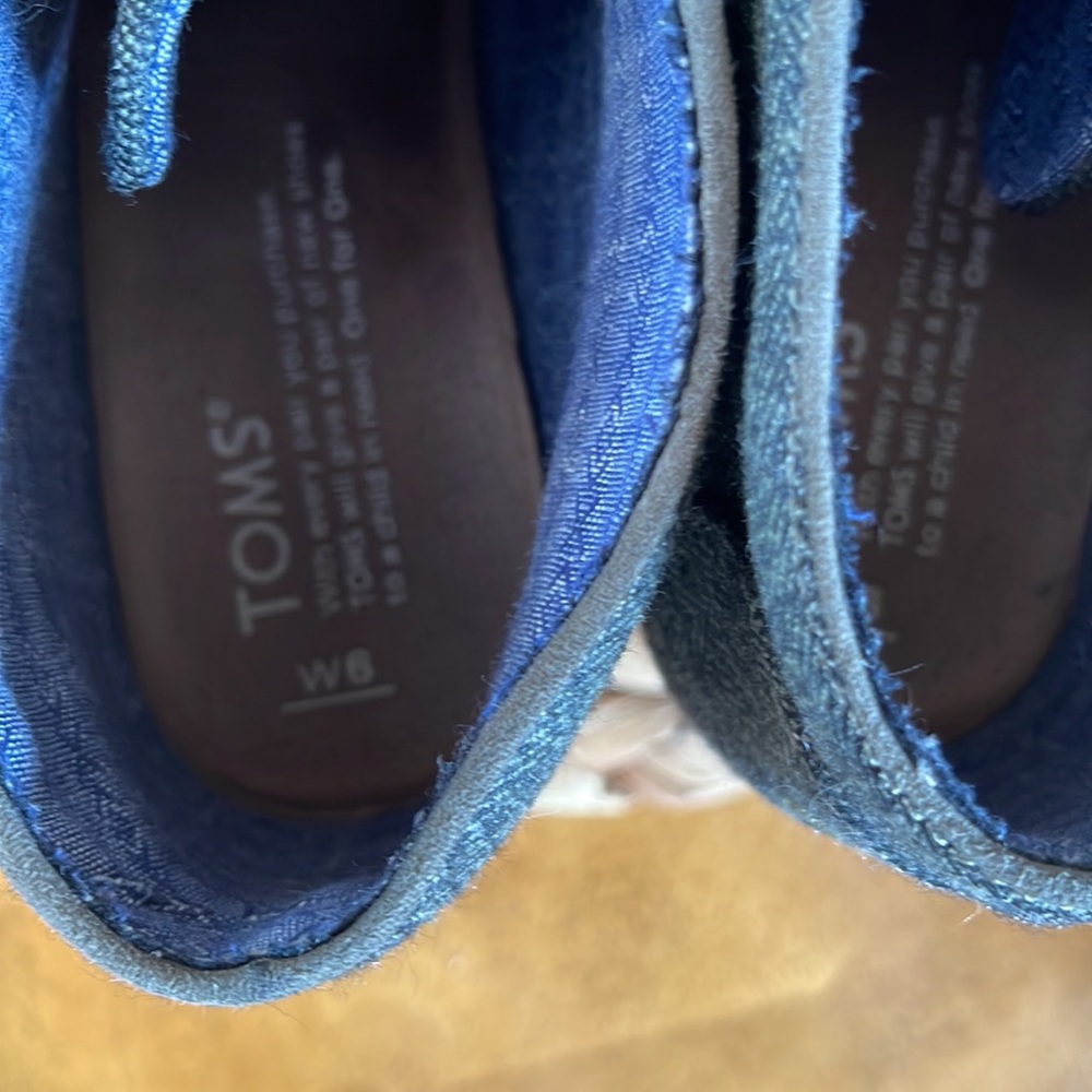 Toms shoes - Picture 3 of 5